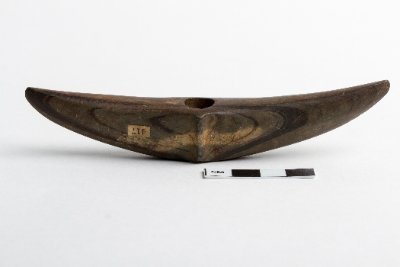 The authentic banded stone artifact with a scale bar.