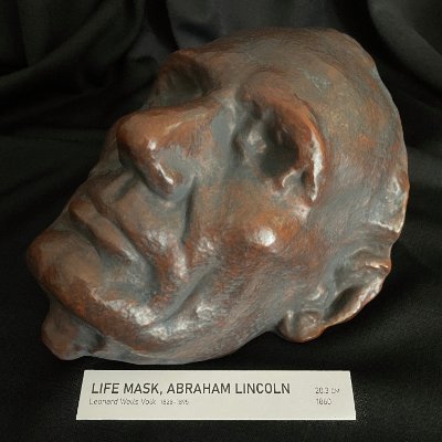 Three-quarter left profile view of the Lincoln life mask replica.